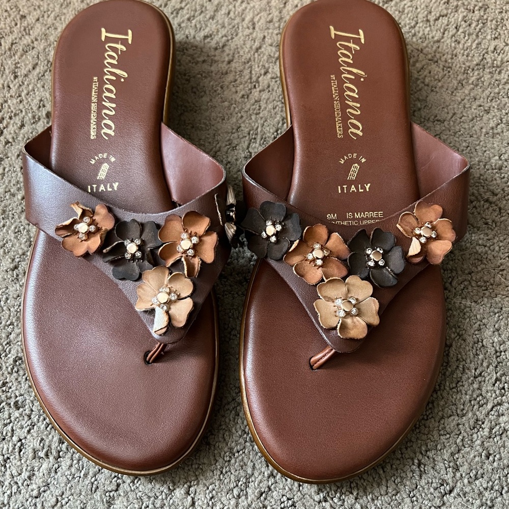 Italiano Brown Floral Sandals